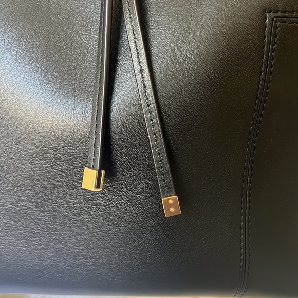 Tory Burch 'Block-T' Leather Drawstring in Black - Picture 4 of 9